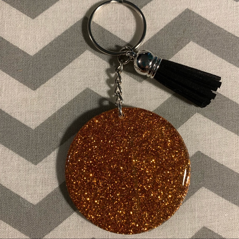 Basketball Mom Keychain🏀 - Picture 2 of 2
